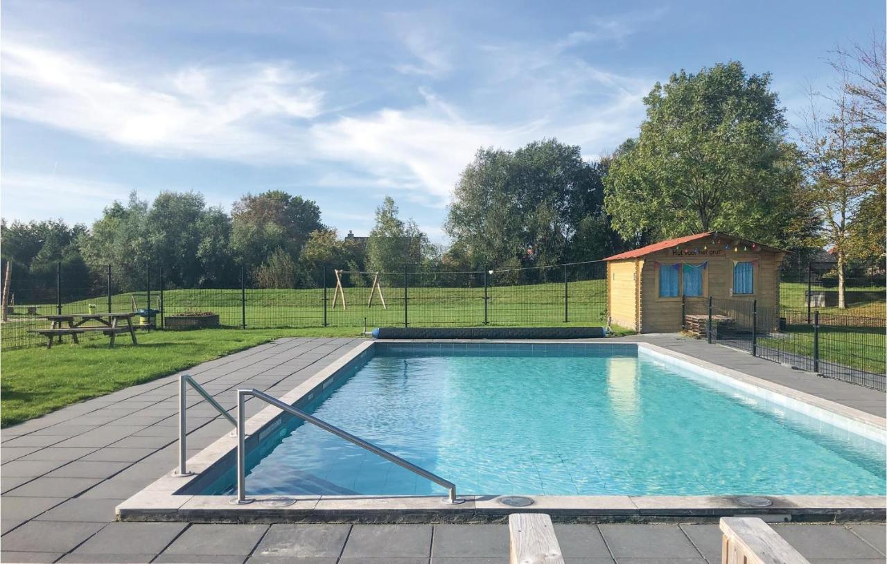 2 Bedroom Awesome Home In Tzummarum Exterior photo